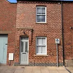 1 Agar St